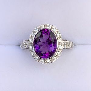 NWOT 14KW GENUINE Oval Amethyst & Diamond Ring